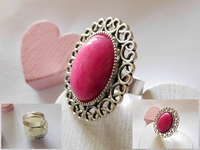 Grosser silberfarbener Ring mit 13x18 mm Jade Cabochon in pink